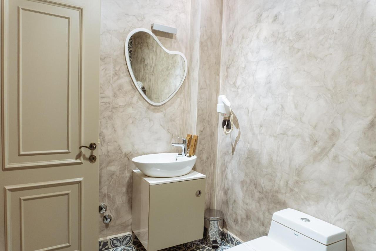 Casta Diva Boutique Hotel Korça Exteriör bild