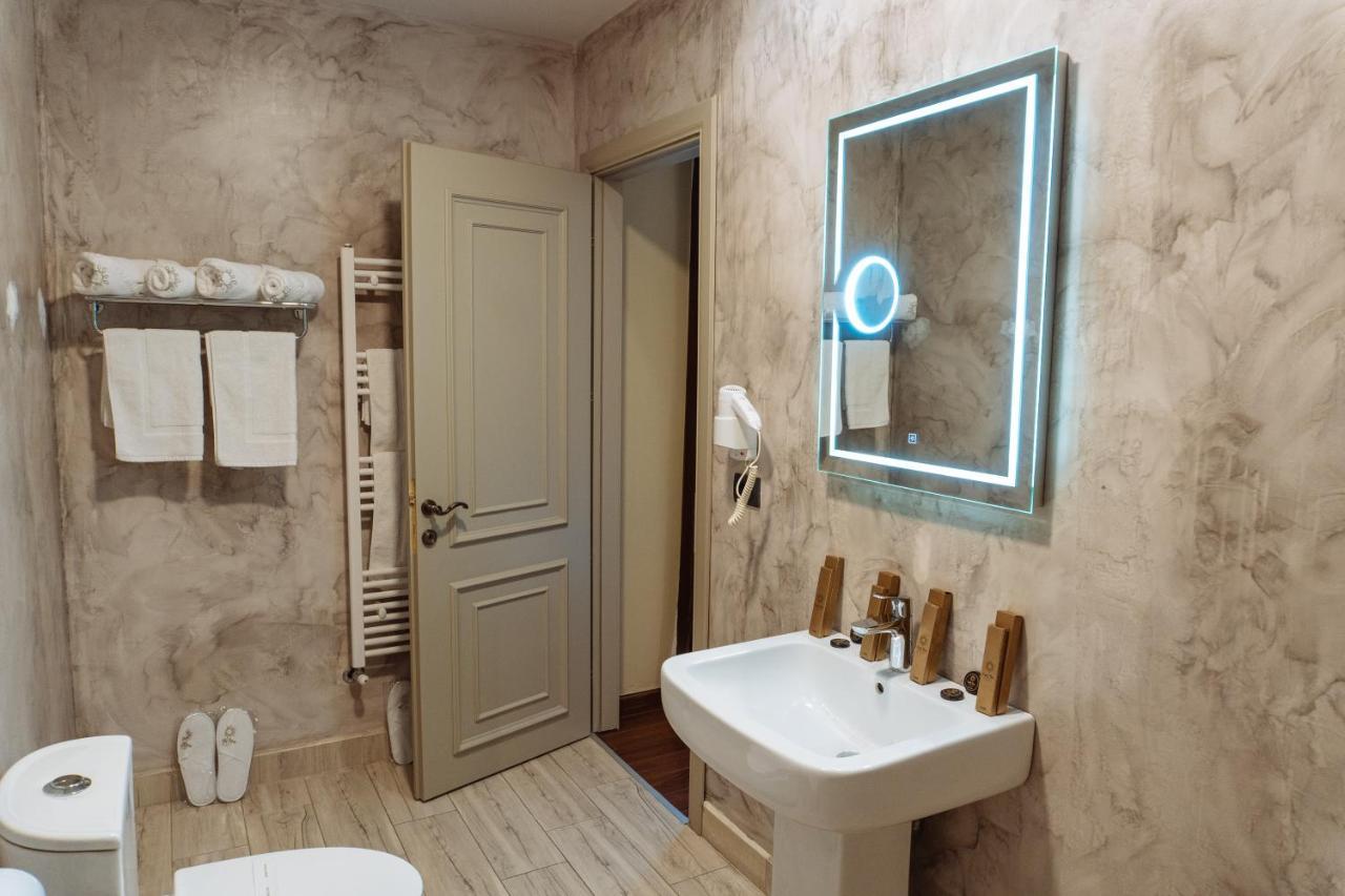 Casta Diva Boutique Hotel Korça Exteriör bild